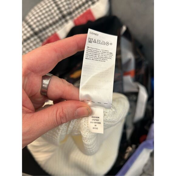 WHBM NWT Cream “Ecru” Knit Silver Button Ribbed Sweater, Sz XS, MP $120 - Picture 8 of 8